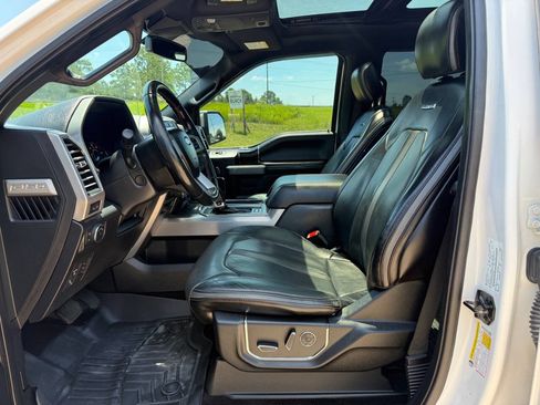 Used 2018 Ford F150 Platinum w/ Equipment Group 701A Luxury AWD/4WD image 11