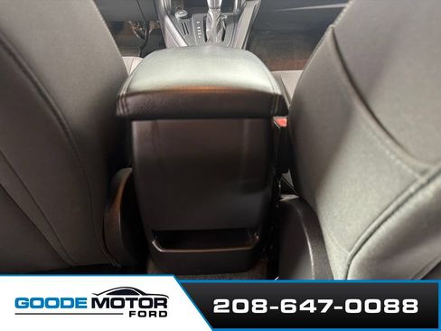 Used 2015 Ford Focus SE FWD image 16