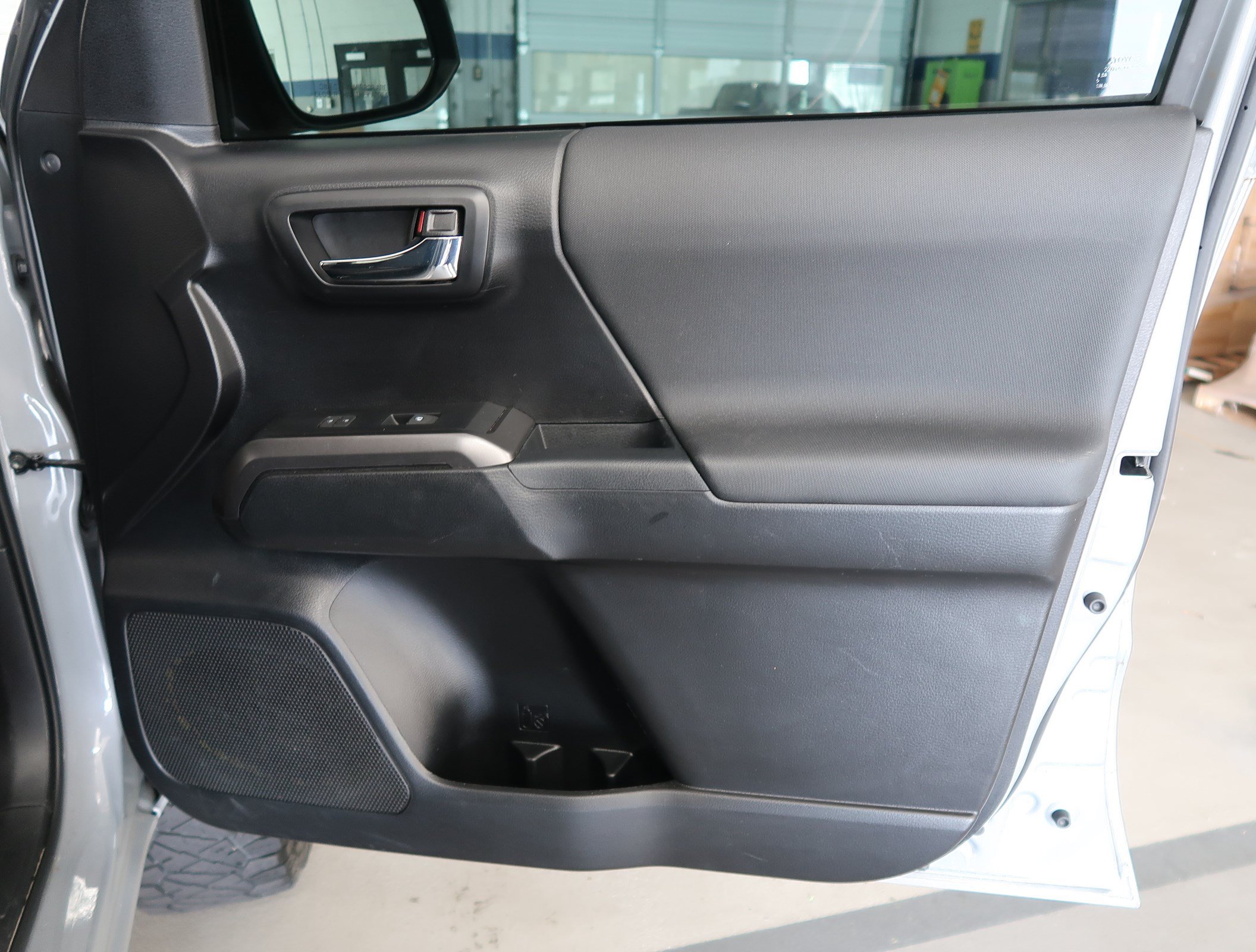 Used 2021 Toyota Tacoma TRD Off-Road AWD/4WD image 45