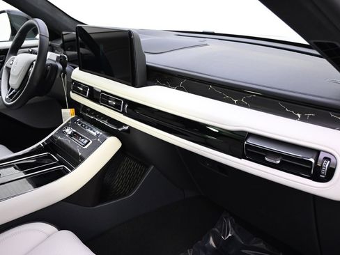 New 2026 Lincoln Aviator Black Label w/ Jet Appearance Package image 15