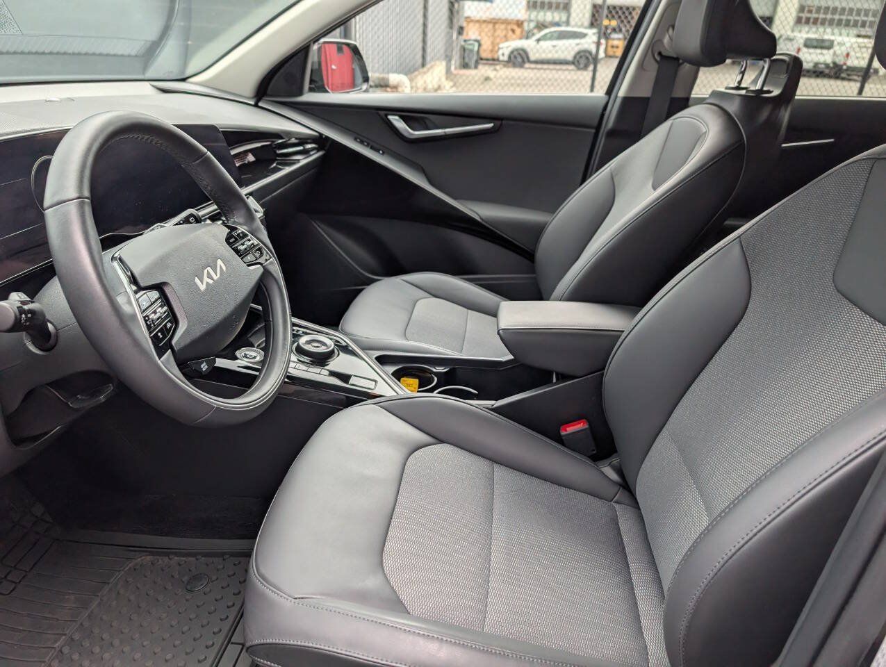 Used 2023 Kia Niro Wind w/ Wind Preserve Package FWD image 10
