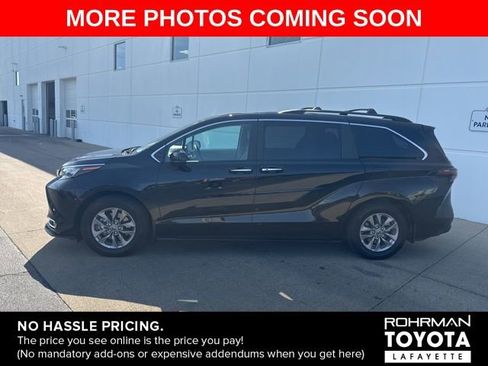 Used 2024 Toyota Sienna XLE w/ XLE Plus Package AWD/4WD image 4