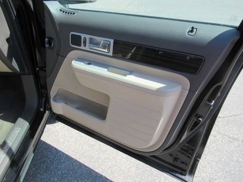 Used 2008 Lincoln MKX AWD image 24