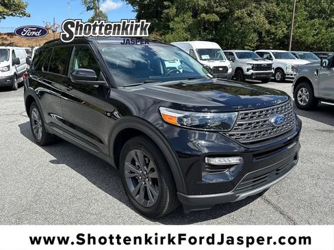 Used 2023 Ford Explorer XLT w/ Equipment Group 202A AWD/4WD image 1