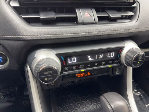 Used 2022 Toyota RAV4 XLE image 29