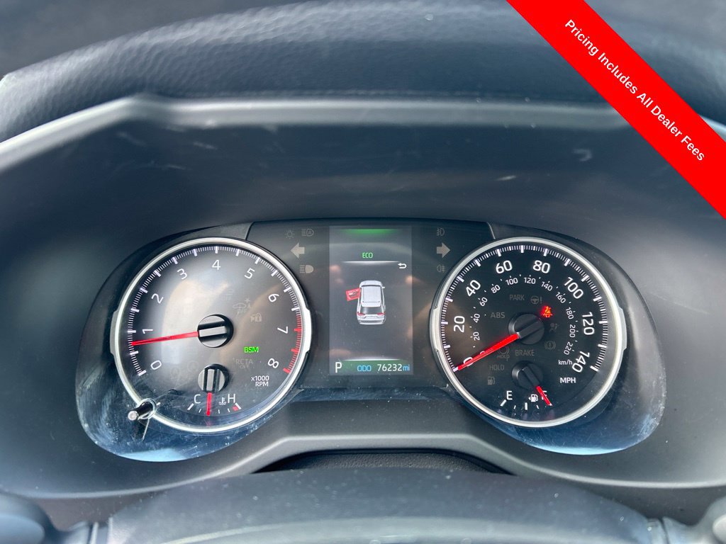 Used 2021 Toyota RAV4 XLE w/ Convenience Package FWD image 10