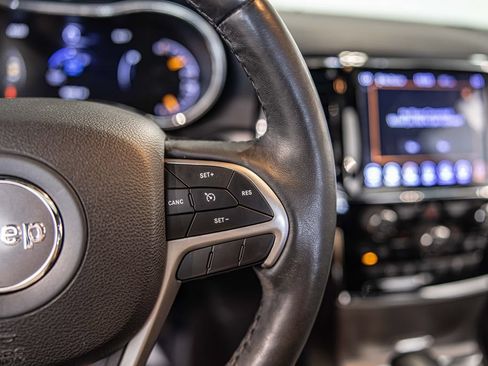 Used 2019 Jeep Grand Cherokee Limited AWD/4WD image 25
