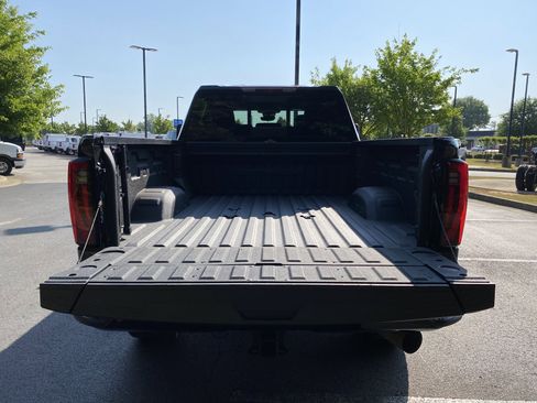 Used 2024 GMC Sierra 2500 Denali Ultimate AWD/4WD image 12