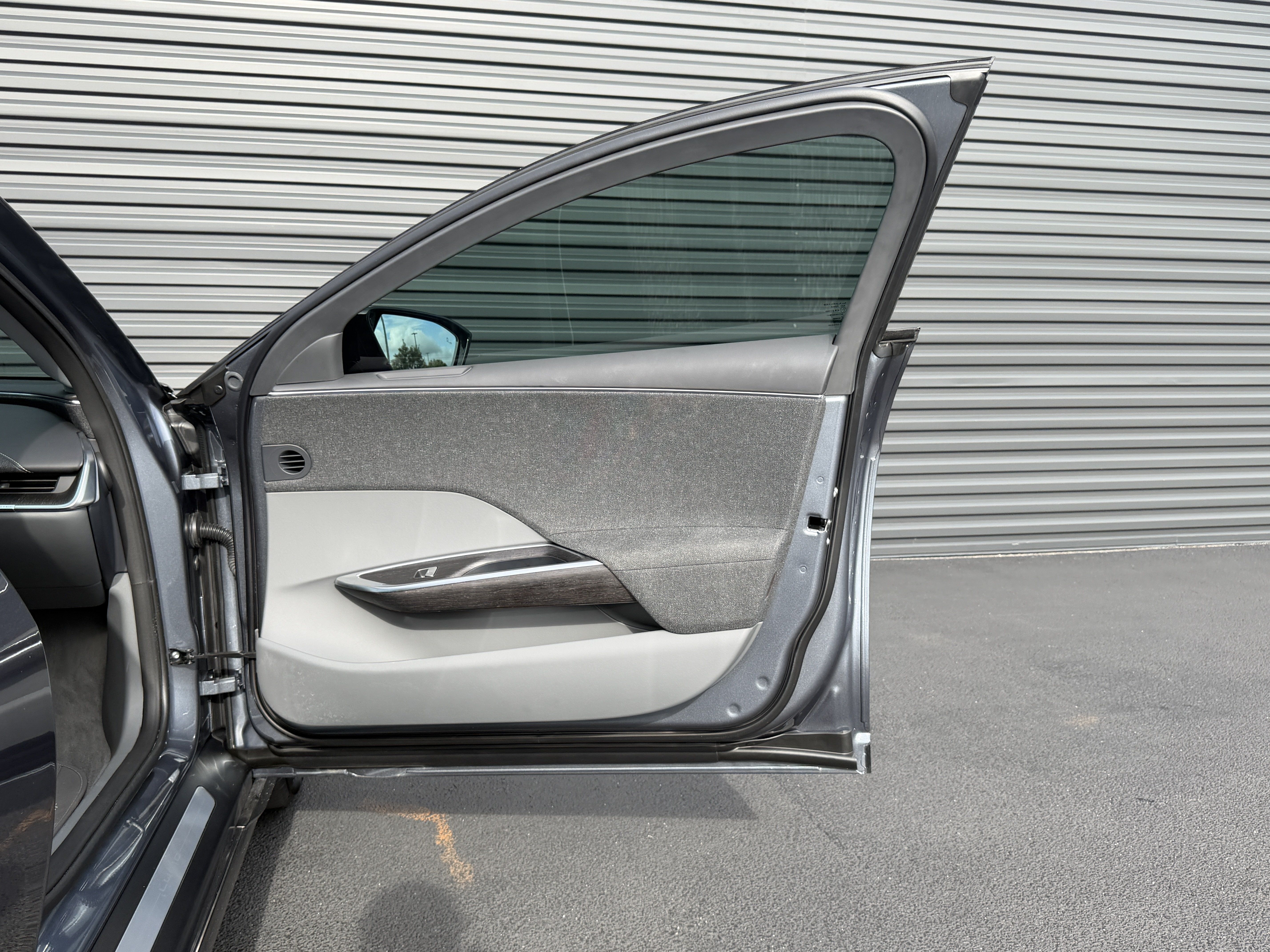 Used 2025 Lucid Air Pure RWD image 25