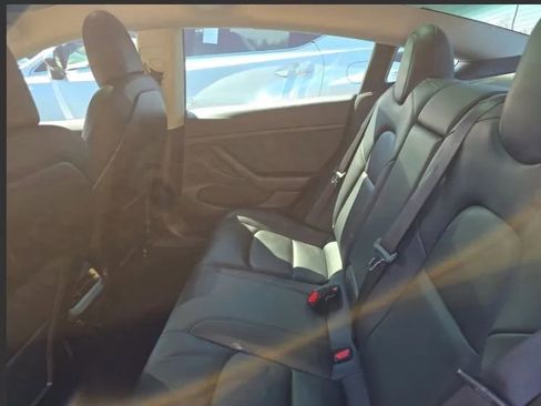 Used 2021 Tesla Model 3 Performance image 12
