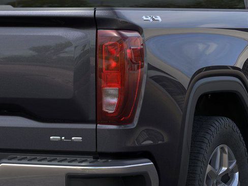 New 2025 GMC Sierra 1500 SLE image 11