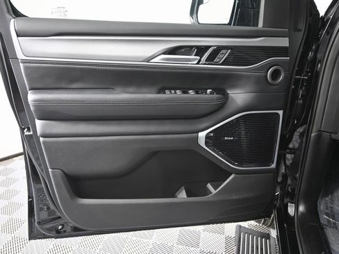 New 2026 Jeep Grand Wagoneer L Limited image 19