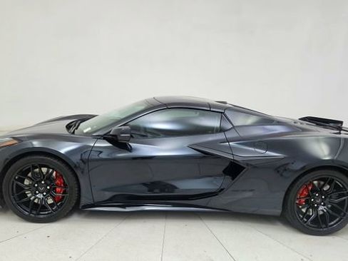 Used 2024 Chevrolet Corvette Z06 w/ Stealth Interior Trim Package image 10