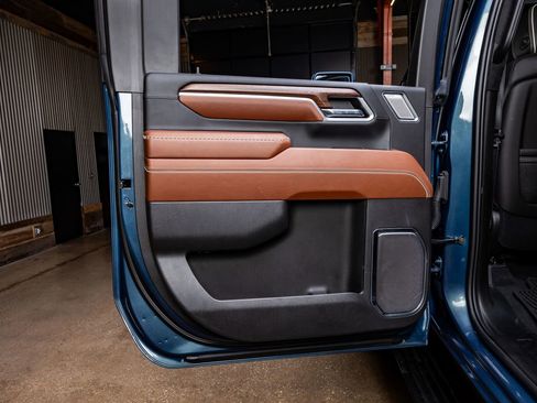 Used 2025 GMC Sierra 2500 Denali Ultimate w/ Max Trailering Package image 38