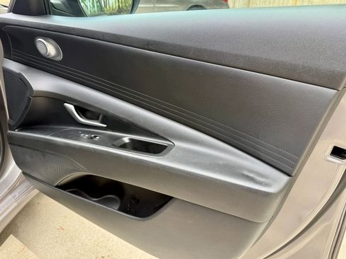 Used 2022 Hyundai Elantra SEL FWD image 14