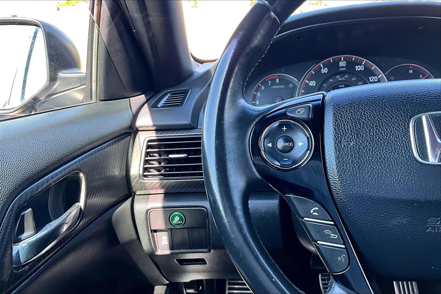 Used 2017 Honda Accord Sport image 19