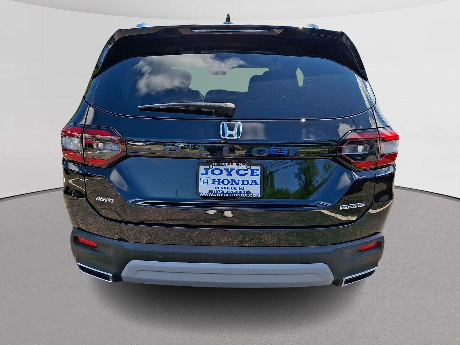 Used 2023 Honda Pilot Touring image 9