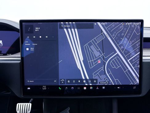 Used 2022 Tesla Model S image 6