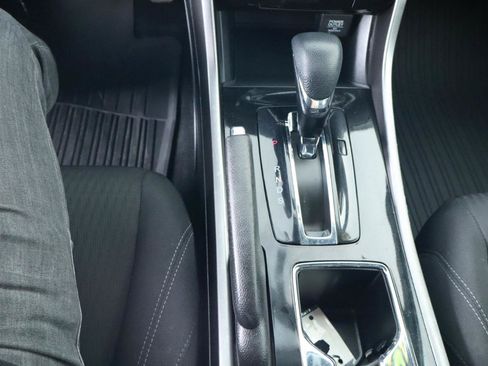 Used 2016 Honda Accord EX image 26