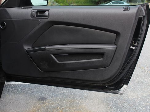 Used 2014 Ford Mustang V6 Coupe 2D image 15