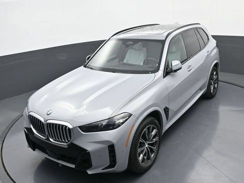Used 2024 BMW X5 xDrive40i w/ M Sport Package AWD/4WD image 31