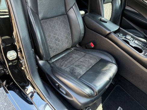 Used 2017 Nissan Maxima SR w/ Midnight Edition image 44