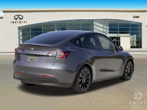 Used 2023 Tesla Model Y Performance AWD/4WD image 3