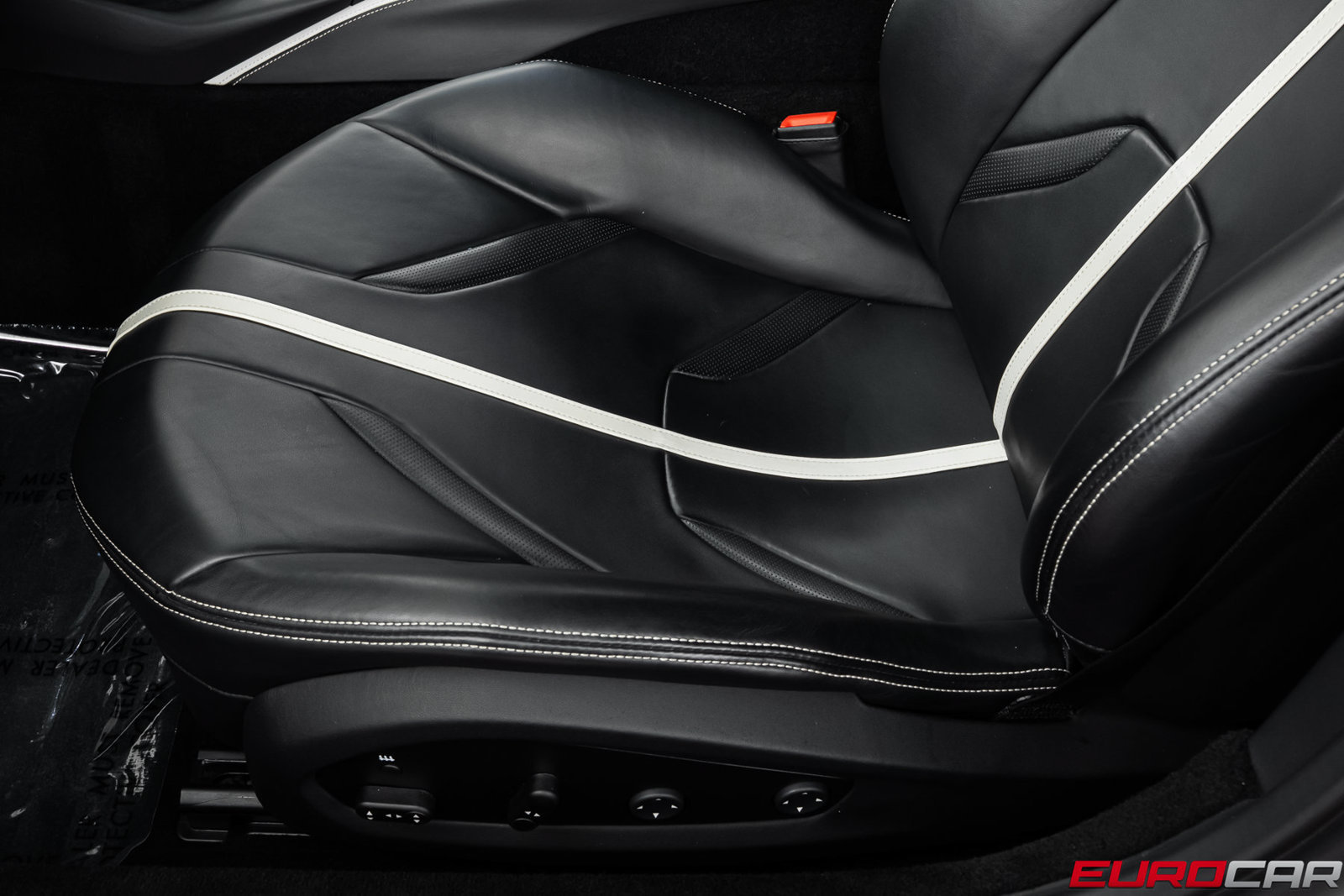 Used 2020 Ferrari 812 Superfast RWD image 44