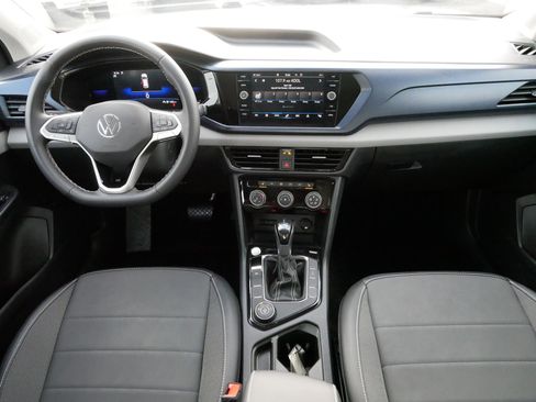 Certified 2023 Volkswagen Taos SE w/ Panoramic Sunroof Package image 10