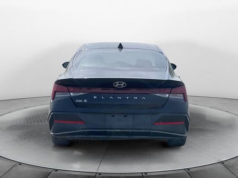 Used 2024 Hyundai Elantra SEL w/ Convenience Package image 4