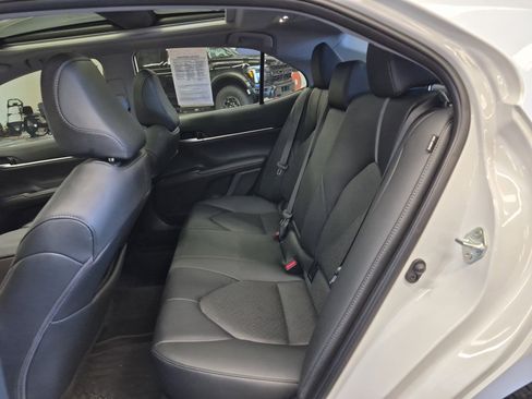 Used 2024 Toyota Camry XLE FWD image 16