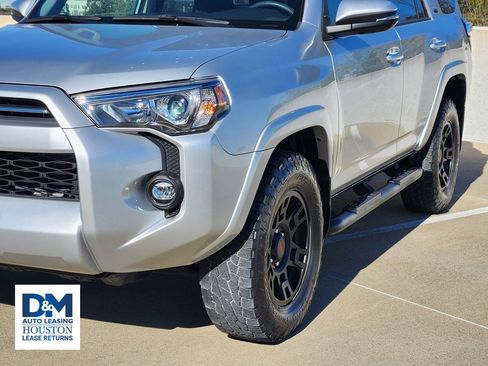Used 2022 Toyota 4Runner SR5 Premium image 9