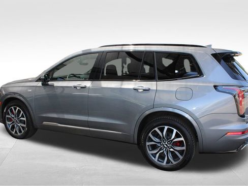 Used 2022 Cadillac XT6 Sport w/ Technology Package AWD/4WD image 13