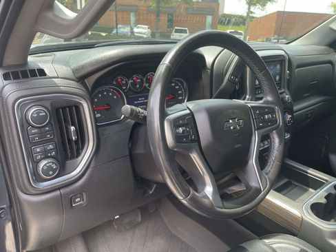 Used 2021 Chevrolet Silverado 1500 LT Trail Boss w/ Bed Protection Package AWD/4WD image 7