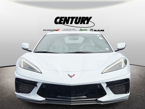 Used 2022 Chevrolet Corvette Stingray Preferred Cpe w/ Engine Appearance Package RWD image 9