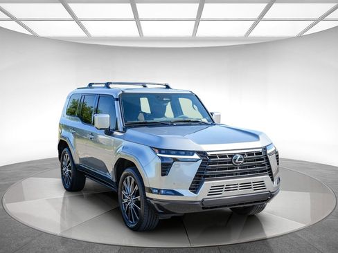 Used 2024 Lexus GX 550 w/ Accessory Package (2T) AWD/4WD image 5