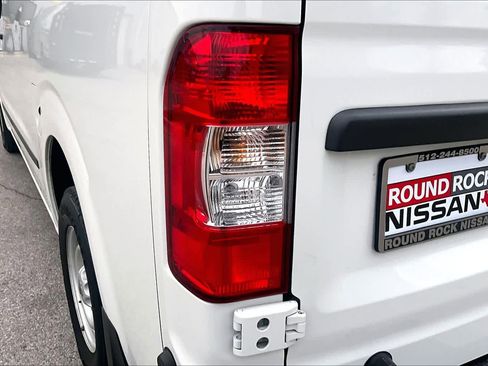 Used 2020 Nissan NV 3500 S image 27