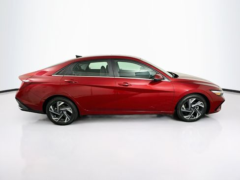Used 2024 Hyundai Elantra Limited FWD image 10