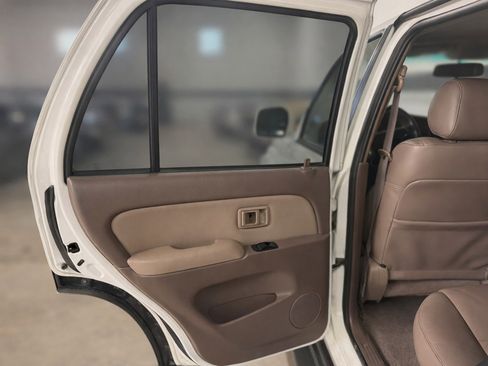 Used 2002 Toyota 4Runner SR5 image 12