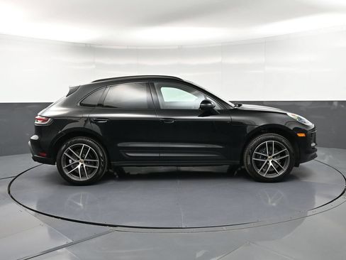 Certified 2026 Porsche Macan AWD/4WD image 9