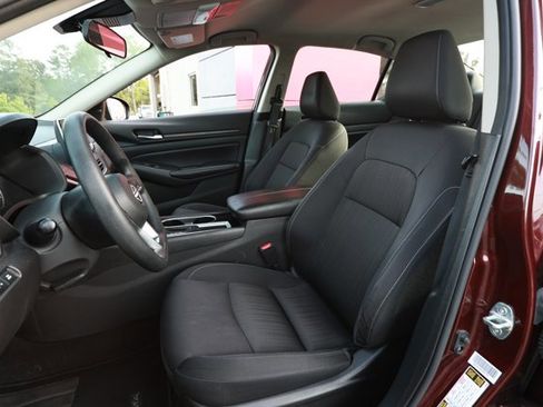 Used 2024 Nissan Altima 2.5 SV FWD image 22