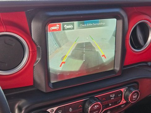 Used 2023 Jeep Wrangler Unlimited Rubicon 4xe AWD/4WD image 26