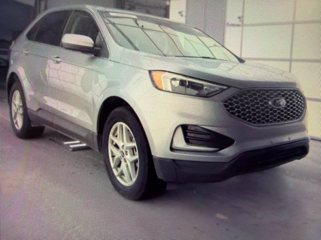 Used 2023 Ford Edge SEL AWD/4WD image 12