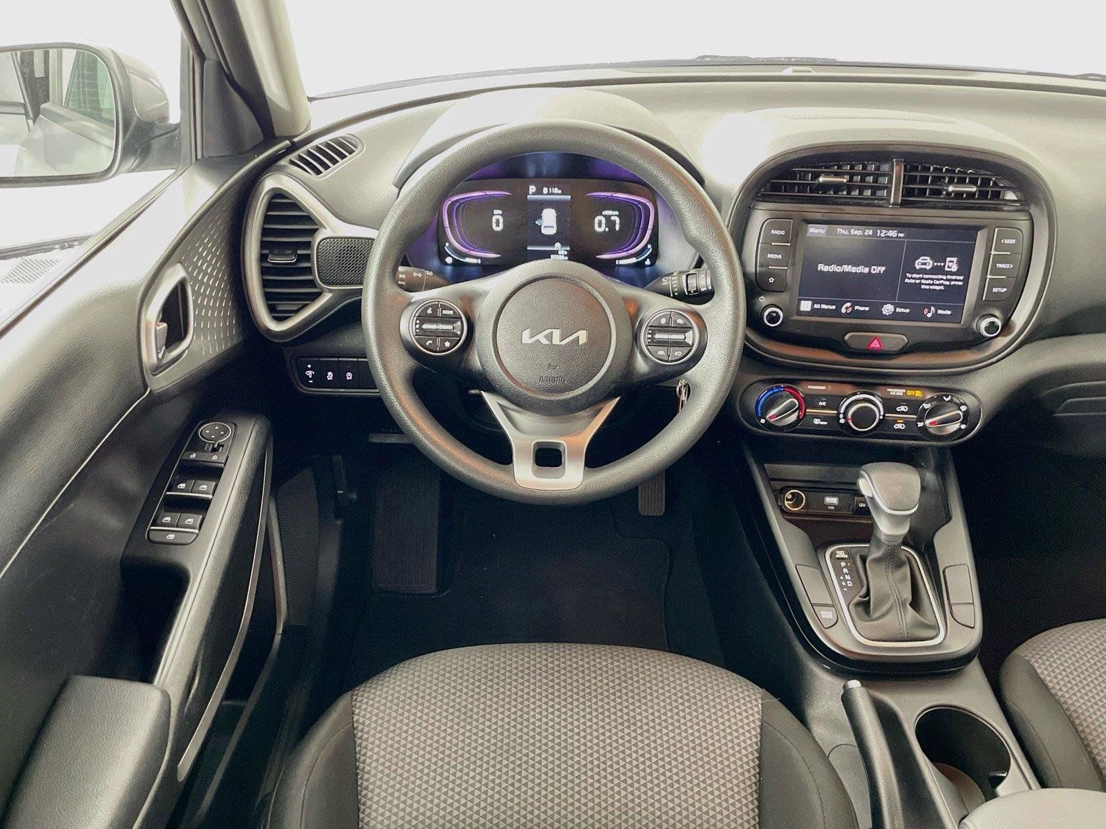 Certified 2025 Kia Soul LX w/ LX Technology Package FWD image 24