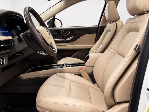 Used 2024 Lincoln Corsair Grand Touring w/ Rear Removable Package Tray AWD/4WD image 12