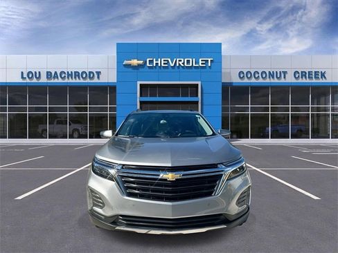 Used 2023 Chevrolet Equinox LT image 3