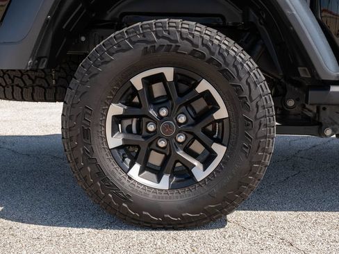 Used 2026 Jeep Gladiator Rubicon AWD/4WD image 10