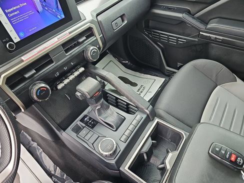 Used 2024 Toyota Tacoma TRD Sport image 28