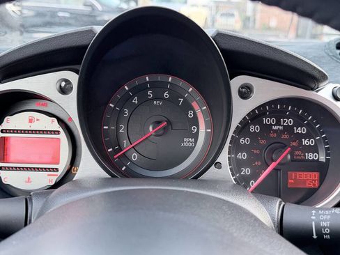 Used 2009 Nissan 370Z Touring image 17