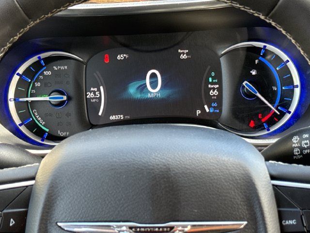 Used 2023 Chrysler Pacifica Limited FWD image 13